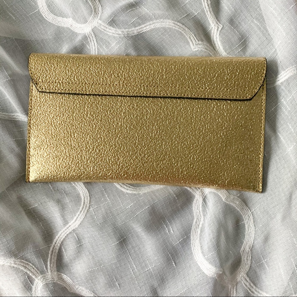 💕 4 for $20 Silver + Gold Clutch - Picture 4 of 4